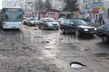 Reparații: Campania de asfaltare a străzilor Sucevei, demarată oficial