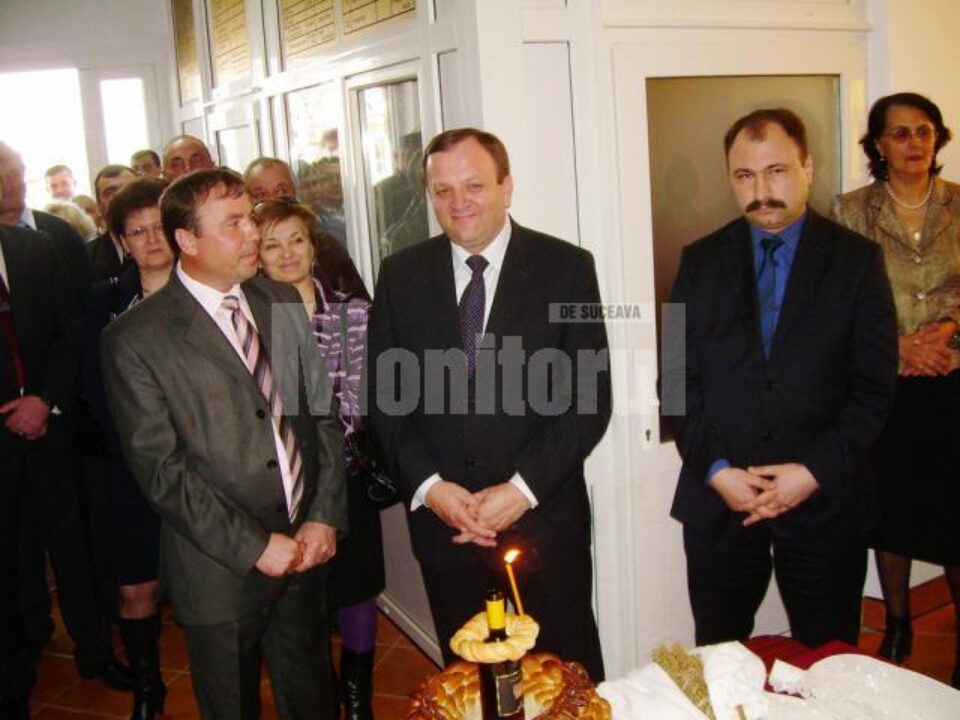 Președintele CJ Suceava, Gheorghe Flutur, și prefectul județului, Sorin Popescu, prezenți la deschiderea Serviciului de Evidență a Populației din Liteni