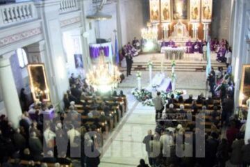 Sute de suceveni au participat la Sfânta Liturghie cu requiem, în amintirea preotului paroh Ștefan Babiaș