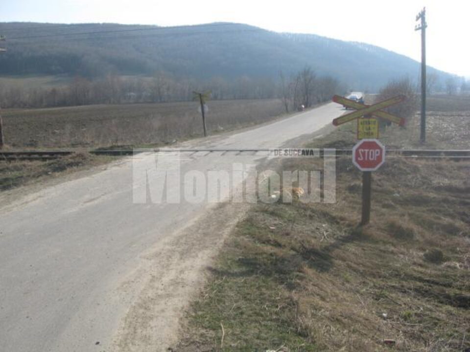 De la trecerea la nivel cu calea ferata unde s-a produs accidentul, mașina a fost târâtă în jur de 140 de metri