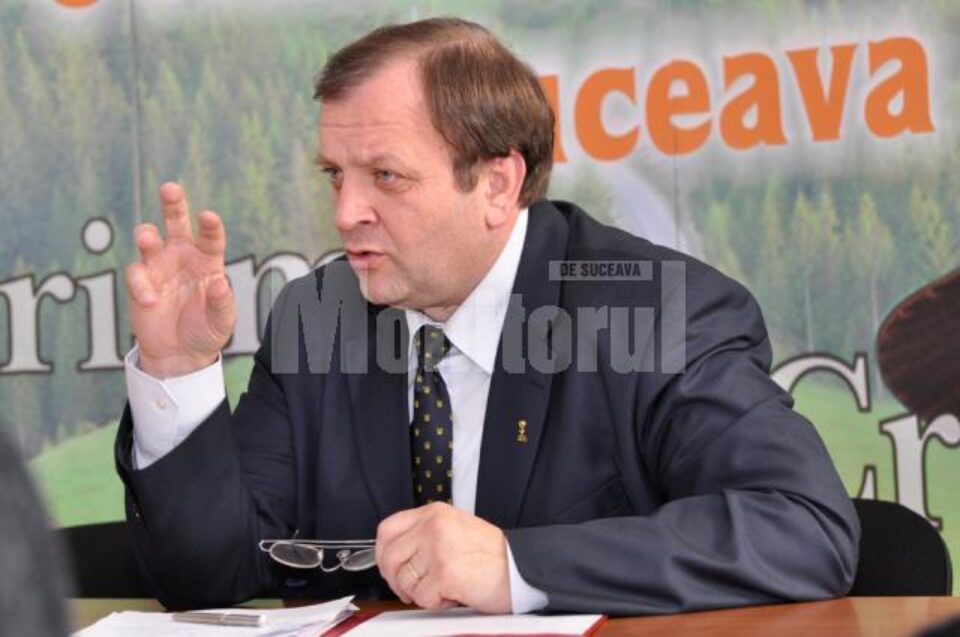Gheorghe Flutur a anunțat că majoritatea drumurilor județene vor fi plombate în următoarea perioadă Gheorghe Flutur a anunțat că majoritatea drumurilor județene vor fi plombate în următoarea perioadă