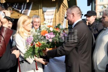 La Suceava: Udrea a deschis Târgul de Paște