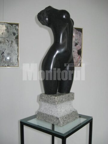 Dansatoare - bazalt negru & granit, lucrare de Lucian Smău