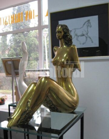 Odalisca - bronz de Lucian Smău și Studiu de cal, grafică de Oana Chinchișan