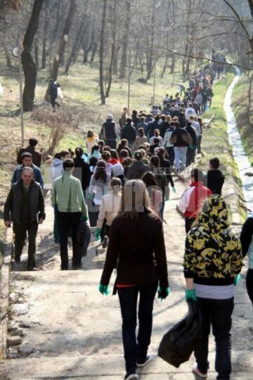 Ecologizare: Peste 1000 de saci de gunoi adunați din parcul Șipote