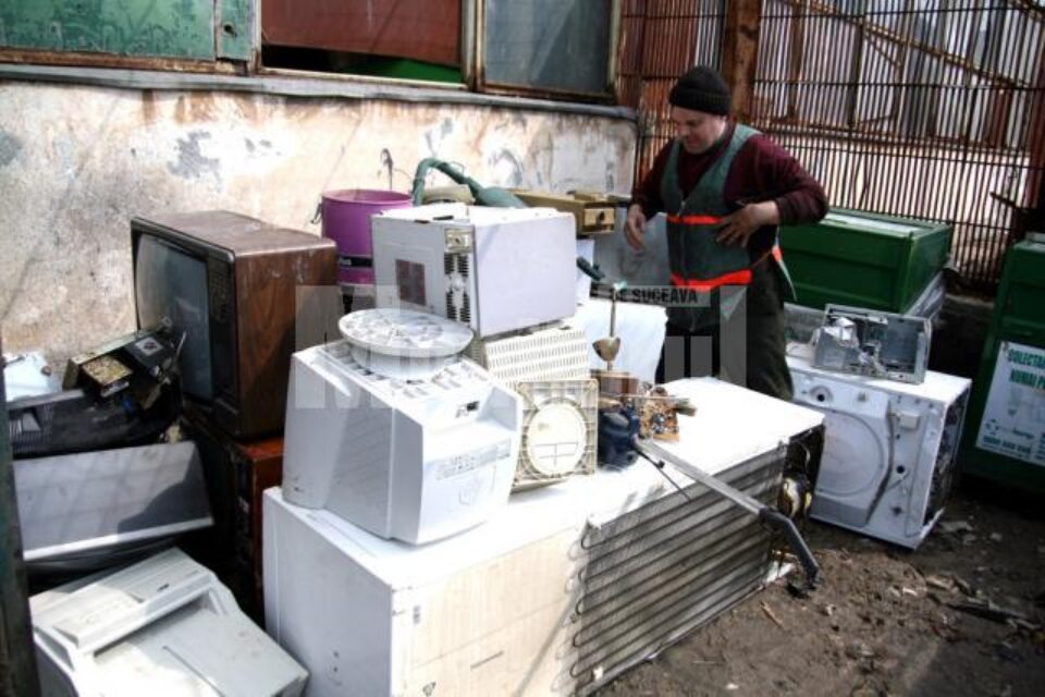 Ecologizare: Peste o tonă de echipamente electrice defecte, la „Marea Debarasare” Ecologizare: Peste o tonă de echipamente electrice defecte, la „Marea Debarasare”