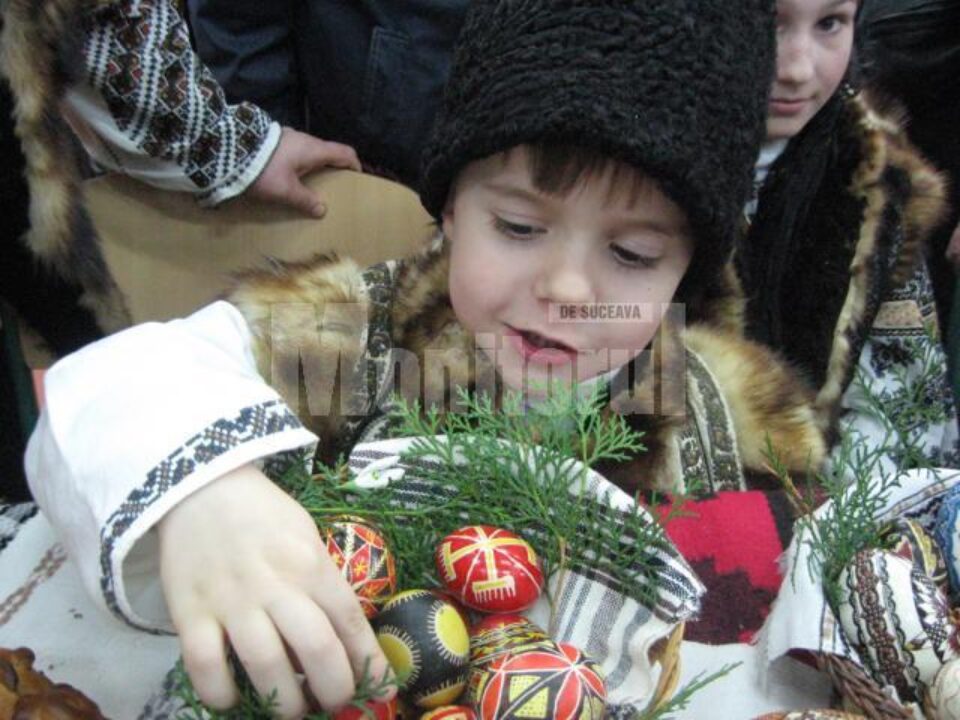 Ediția a IV-a: Ouă încondeiate, preparate de post și obiecte vechi, la Festivalul de la Moldovița