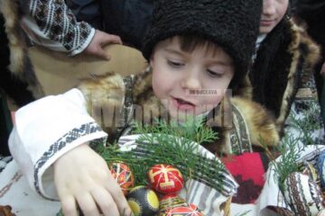 Ediția a IV-a: Ouă încondeiate, preparate de post și obiecte vechi, la Festivalul de la Moldovița