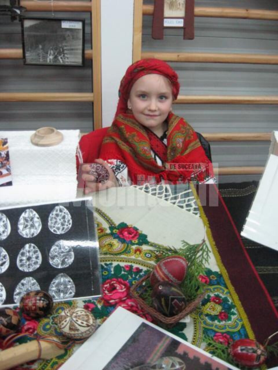 Cea mai tânără încondeietoare din Moldovița