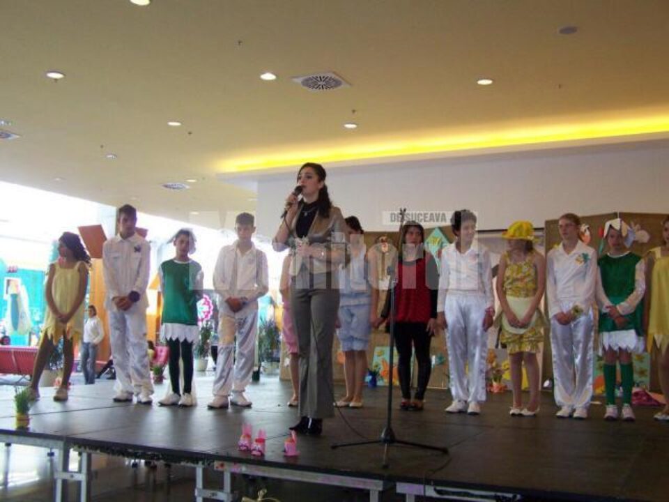 Centrul „Laurenția Ulici”: Copii cu nevoi speciale „În căutarea primăverii”, la Iulius Mall