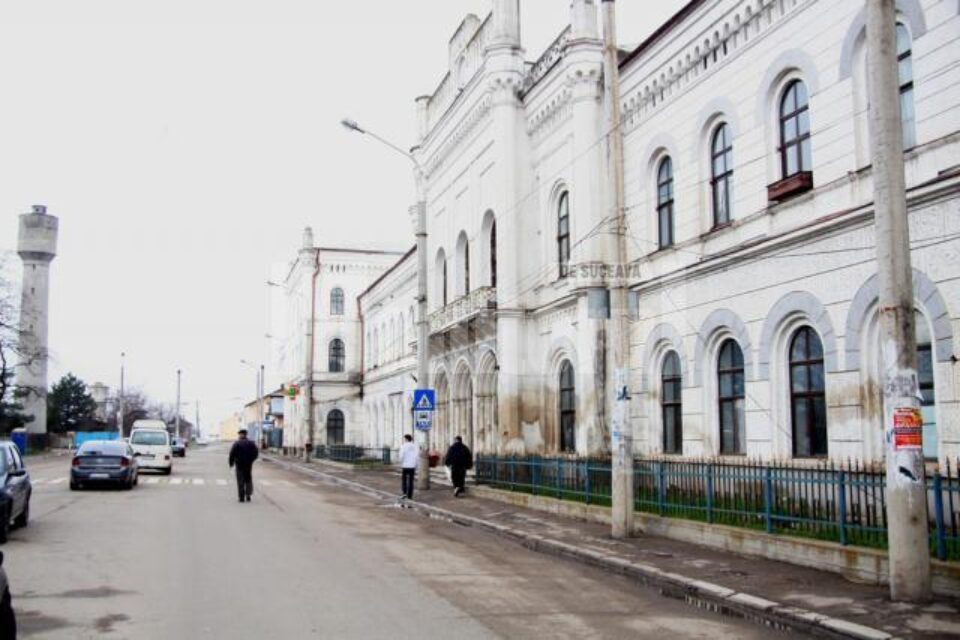 Gara Ițcani, terenul nimănui, locul unde gaștile de cartier își împart supremația