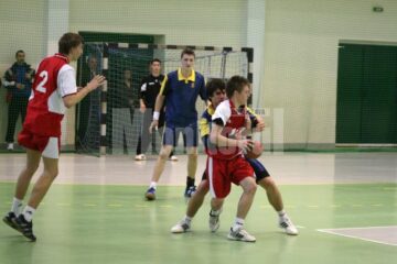 Handbal, juniori II: Sucevenii s-au impus lejer în fața principalei contracandidate la turneul semifinal