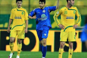 Andrei Raul Rusescu (centru), de la Unirea Urziceni, se bucură pentru gol în meciul cu FC Vaslui. Foto: Liviu CHIRICA / MEDIAFAX