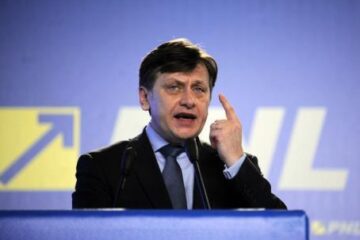 Antonescu: Văd o guvernare fără Berceanu sau Videanu, care au venit la putere cu propria clientelă de partid. Foto: MEDIAFAX