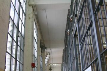 Verdict judecători: Doi ani de închisoare, pentru un fălticenean care livra minore pentru proxeneți din Macedonia