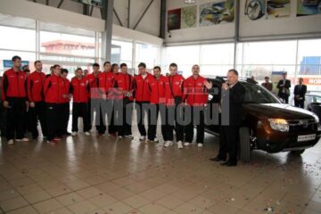 Dacia Duster a fost lansată oficial și la Suceava, invitați speciali fiind jucătorii echipei de handbal Universitatea Suceava