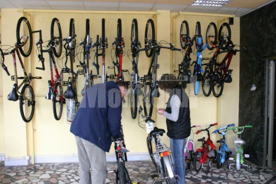 Mișcare: Sucevenii, invitați „La pedale”