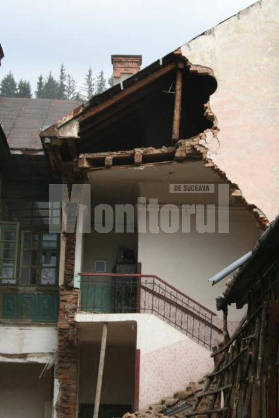 Toate familiile care locuiau aici au fost convinse, în cele din urmă, să-și părăsească locuințele Toate familiile care locuiau aici au fost convinse, în cele din urmă, să-și părăsească locuințele