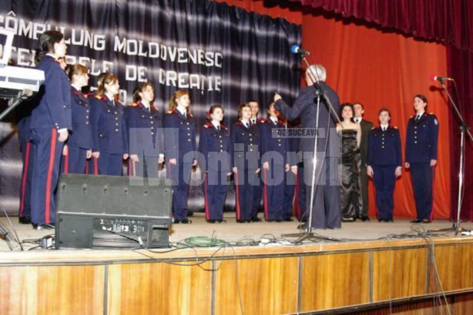 „Atelierele de creație” ale liceenilor militari de la Câmpulung