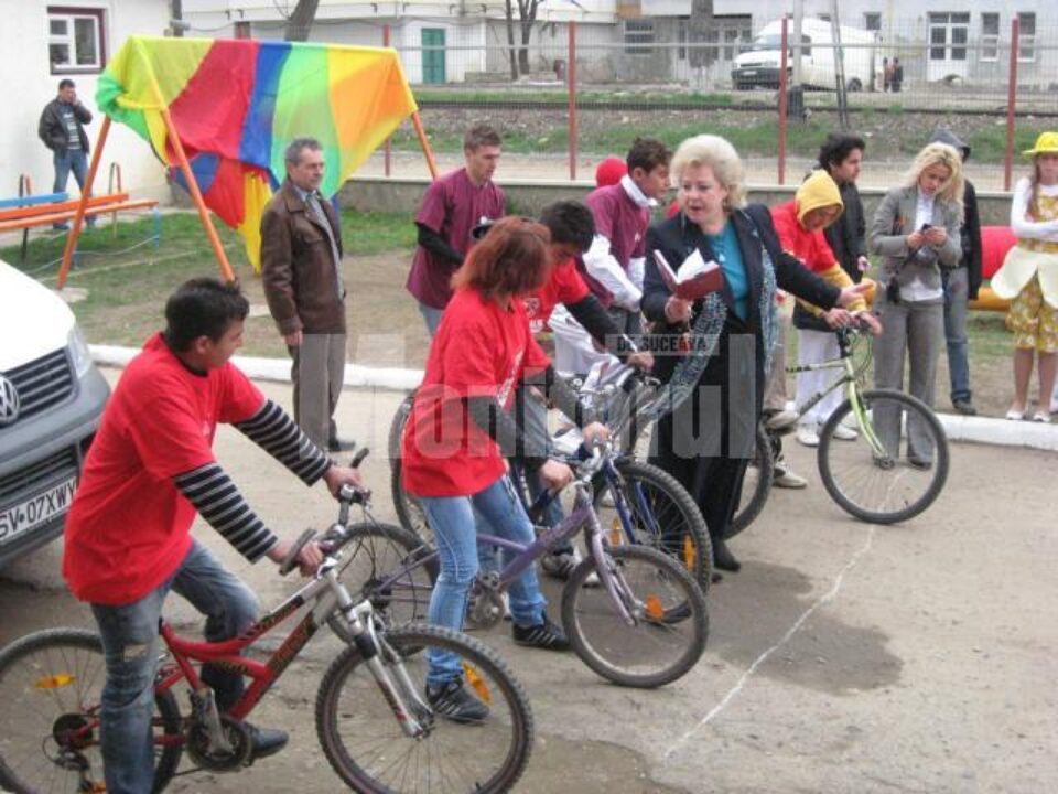 Tinerii de la „Laurenția Ulici” au organizat un concurs de biciclete