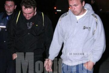 Cei doi, aduși aseară, în jurul orei 22:00, în fața procurorilor