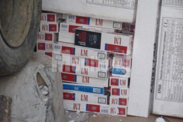 Polițiștii de frontieră au descoperit o importantă cantitate de țigări fără acte de proveniență
