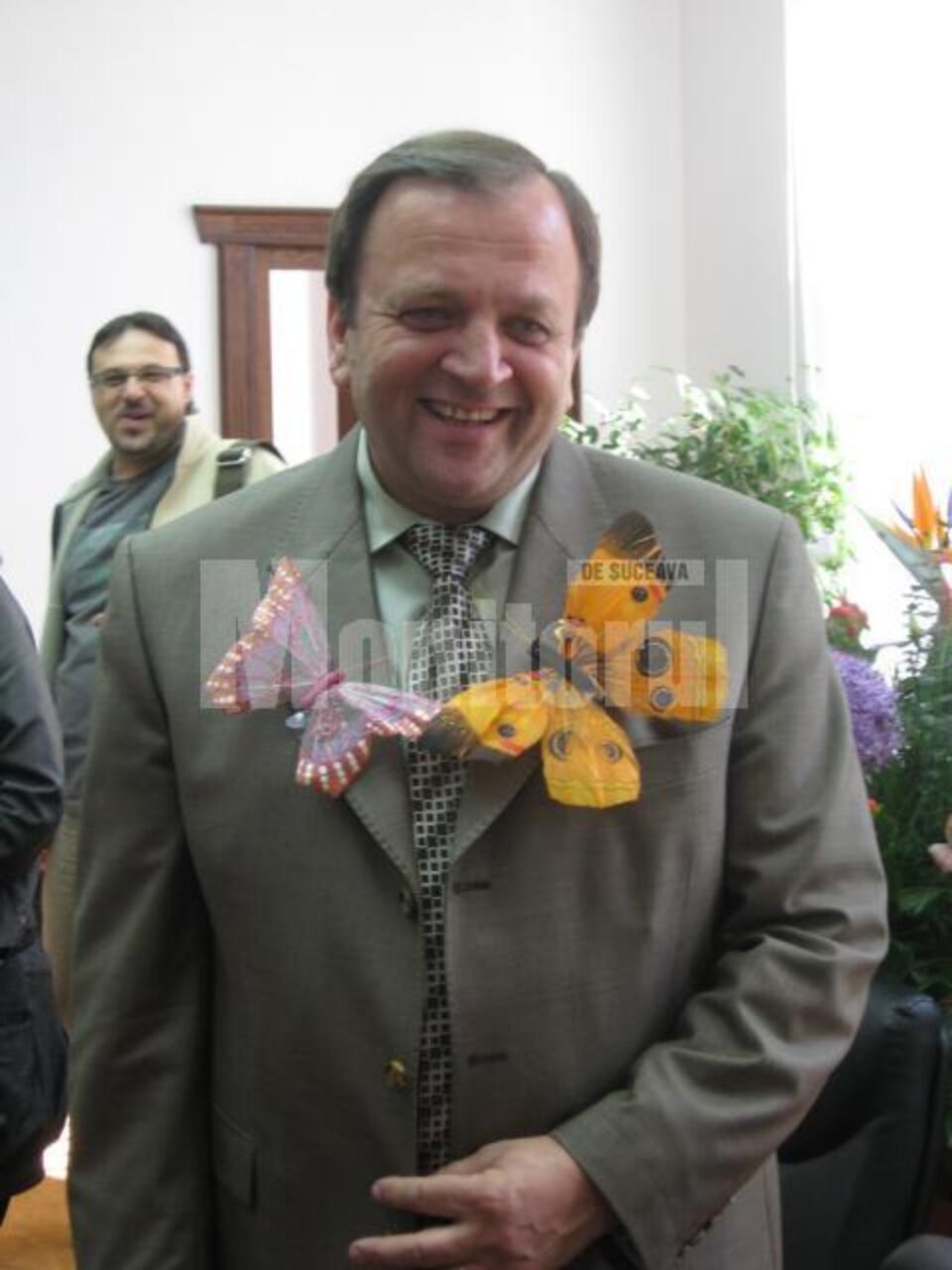 De Sf. Gheorghe: Flutur a primit fluturi, săbii, pești portocalii și zeci de coșuri cu flori De Sf. Gheorghe: Flutur a primit fluturi, săbii, pești portocalii și zeci de coșuri cu flori