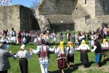 Hora mare în incinta cetății
