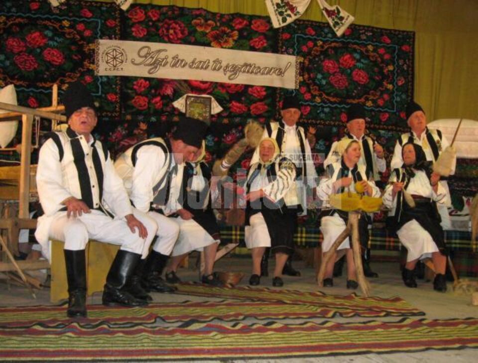 Scenă din șezătoarea calafindeștenilor