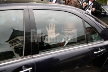 Depunere de coroane: Băsescu, cu lacrimi în ochi la mormântul lui Ștefan cel Mare