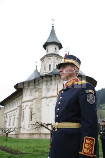 Depunere de coroane: Băsescu, cu lacrimi în ochi la mormântul lui Ștefan cel Mare