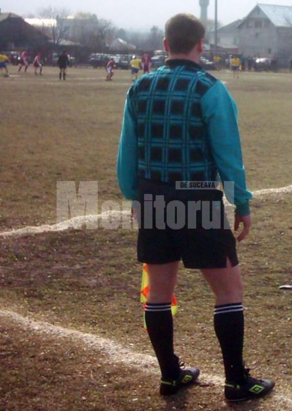 În meciurile din campionatul județean arbitrii au viață grea