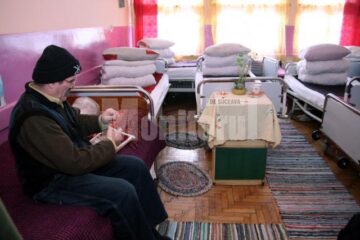 Recuperare: 400 de bărbați și femei, „legați” la Sasca de suferința fizică și psihică