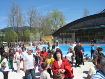 Investiții: Mii de humoreni au participat la „Renașterea Parcului Ariniș”