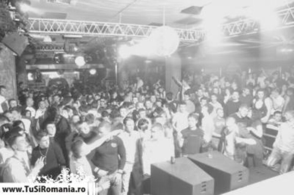 Clubul e arhiplin. Foto: www.tusiromania.ro