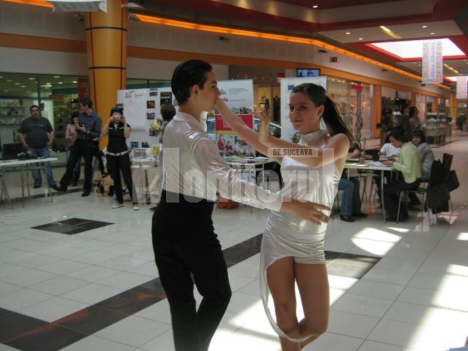 Demonstrația dansatorilor de la Boom Dance