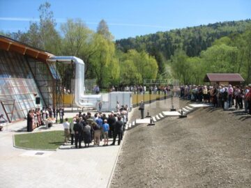 Câteva mii de persoane au participat, sâmbătă, la inaugurarea investițiilor realizate în Parcul Ariniș din Gura Humorului