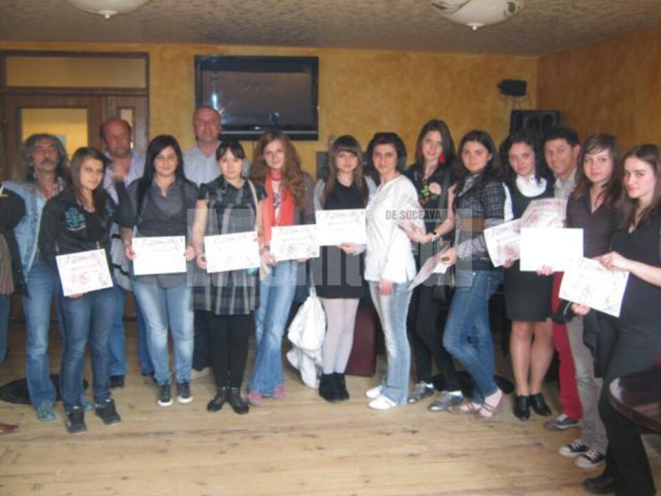 Participanții la acțiune, cu diplomele primite
