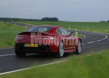 Aston Martin V12 Vantage
