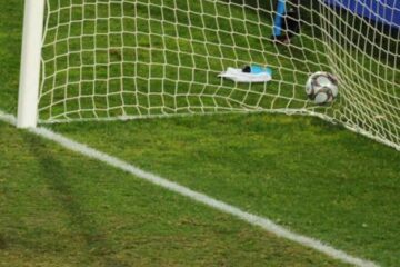 Brașovenii au băgat de șase ori balonul în poarta Bistriței. Foto: MEDIAFAX