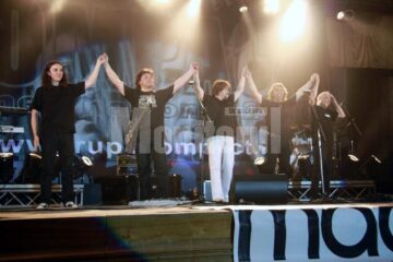 „Logodna” dintre folk și rock: Concert de zile mari cu trupa Compact, pentru o sută de suceveni
