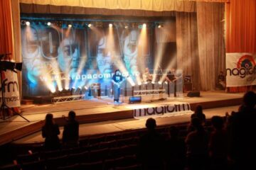 Compact a susținut un concert de zile mari, pe scena Casei de Cultură