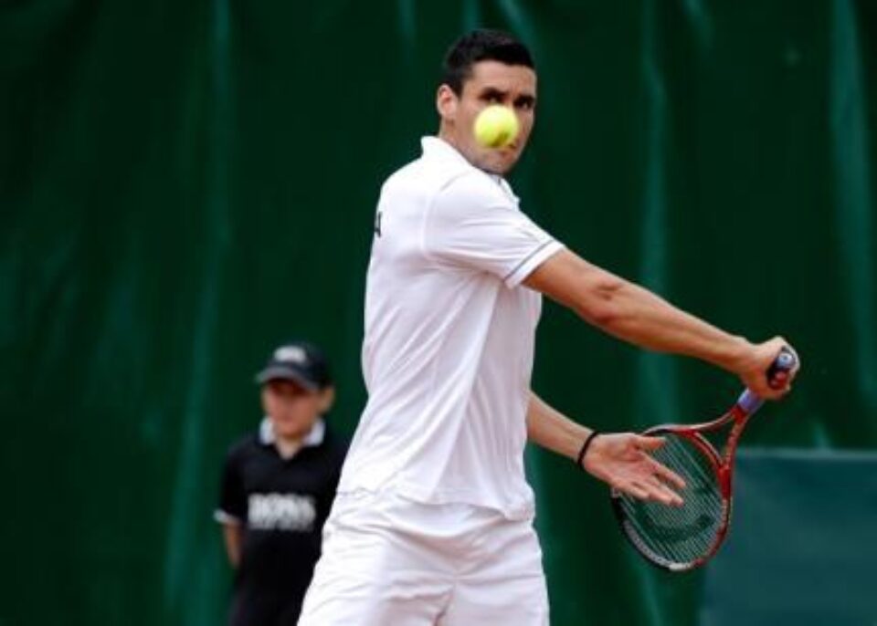 Tenismanul Victor Hănescu l-a învins, ieri, pe Serghei Stahovschi. Foto: MEDIAFAX Tenismanul Victor Hănescu l-a învins, ieri, pe Serghei Stahovschi. Foto: MEDIAFAX