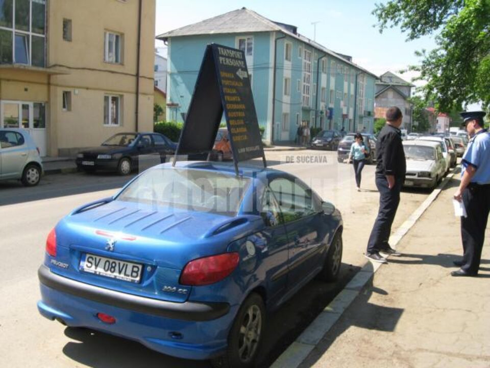Decapotabila Peugeot Cabrio 206 CC a directorului postului de televiziune Bucovina TV, Bogdan Gheorghiu,transformată într-un suport pentru un panou publicitar metalic Decapotabila Peugeot Cabrio 206 CC a directorului postului de televiziune Bucovina TV, Bogdan Gheorghiu,transformată într-un suport pentru un panou publicitar metalic