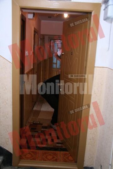 Vasile si fiul sau, Cristi, se aflau la Suceava, la un consult medical, in momentul crimelor din apartamentul lor din Siret