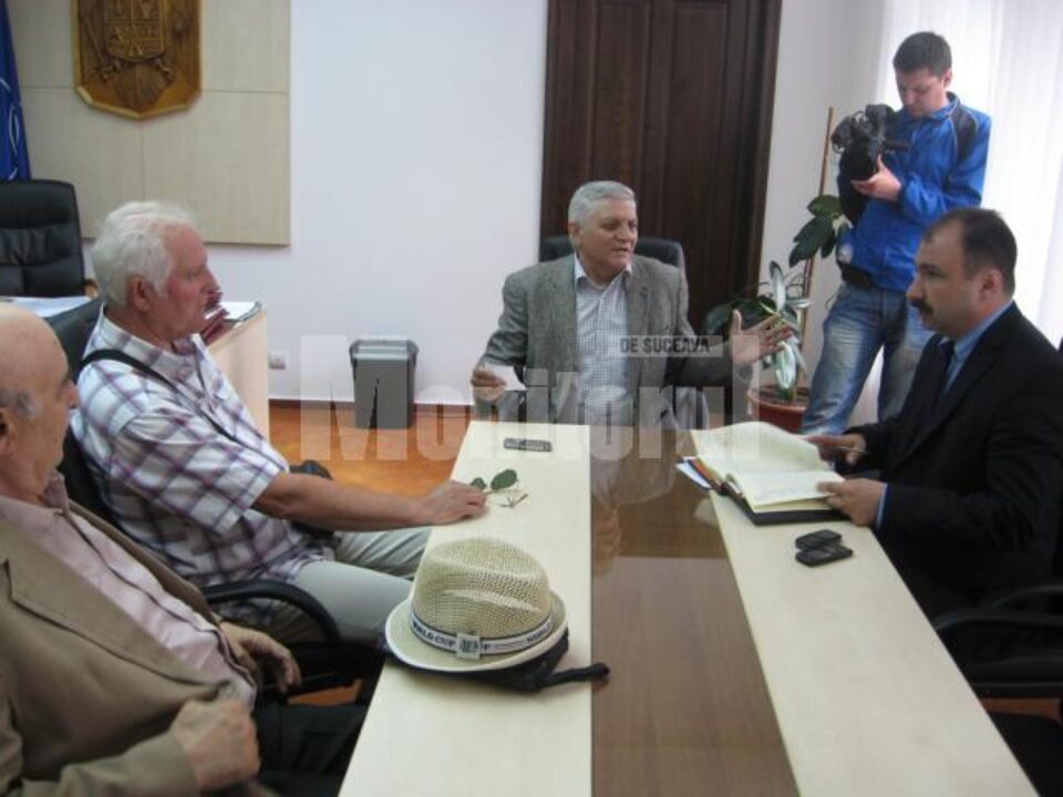 O delegație din partea pensionarilor a fost primită de prefectul județului, Sorin Popescu