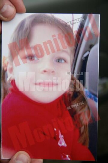Un înger blond cu ochi albaștri