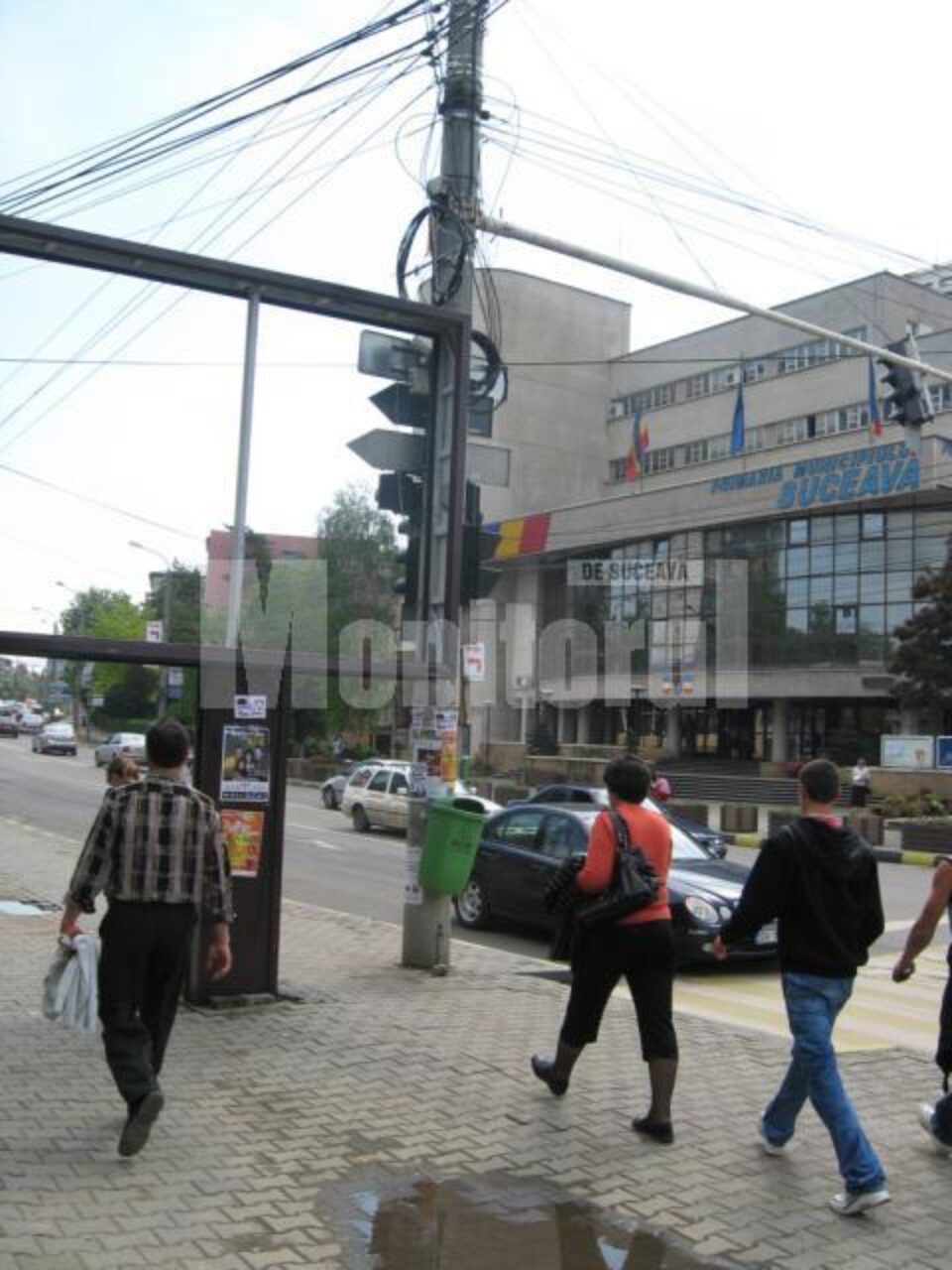 Panou ilegal, amplasat în bătaie de joc