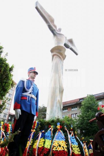 Ziua Eroilor a fost marcată cu un ceremonial deosebit și în centrul Sucevei