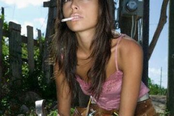 În afara pericolelor pe care le prezintă pentru sănătate, fumatul vă îmbătrânește. Foto: CORBIS